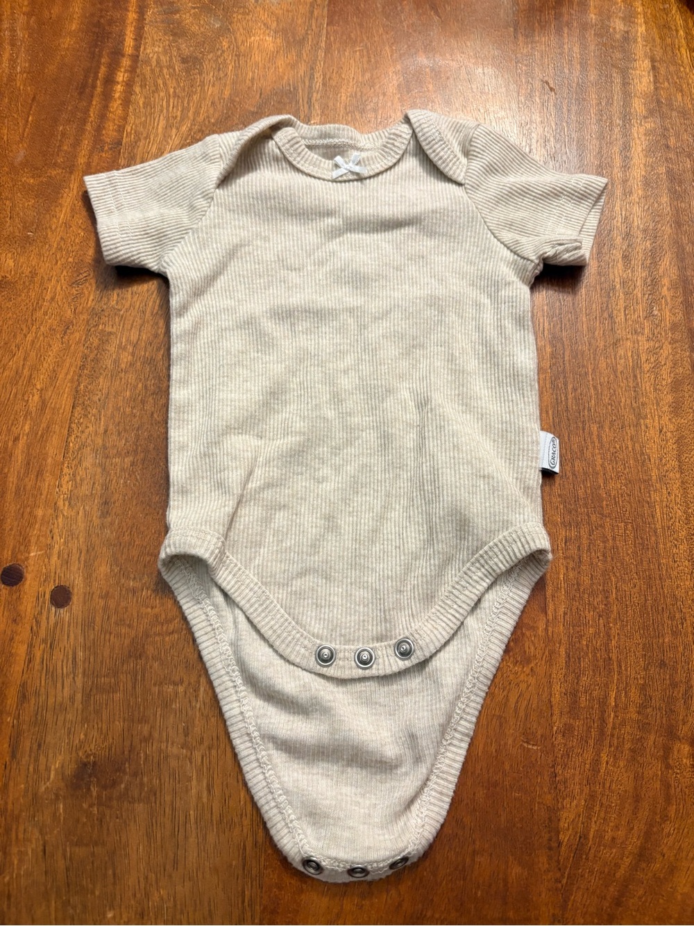 Gerber Neutral Ribbed Short-Sleeve One-Piece – Light Beige